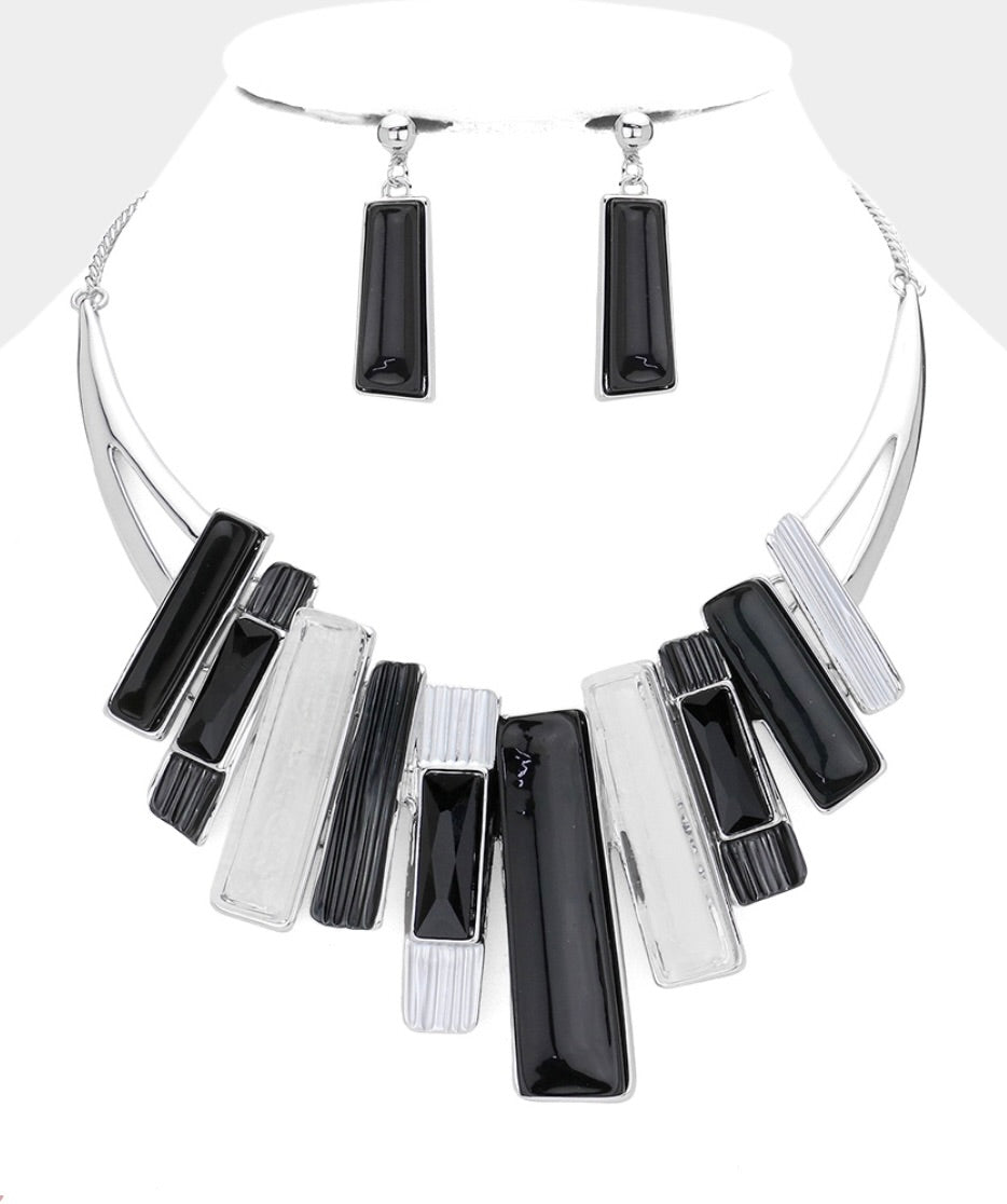 Black & White Necklace